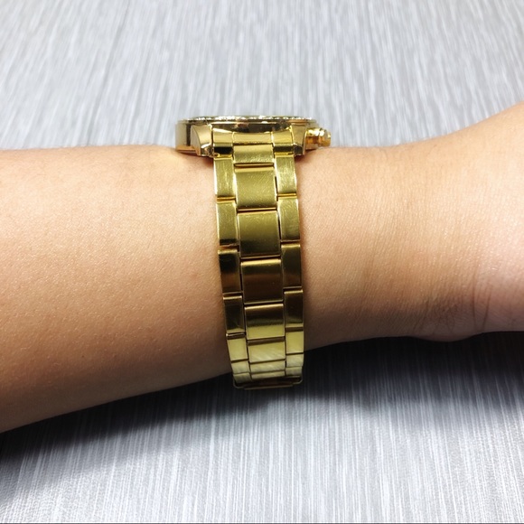 Geneva | Gold Stud Watch - Picture 2 of 5